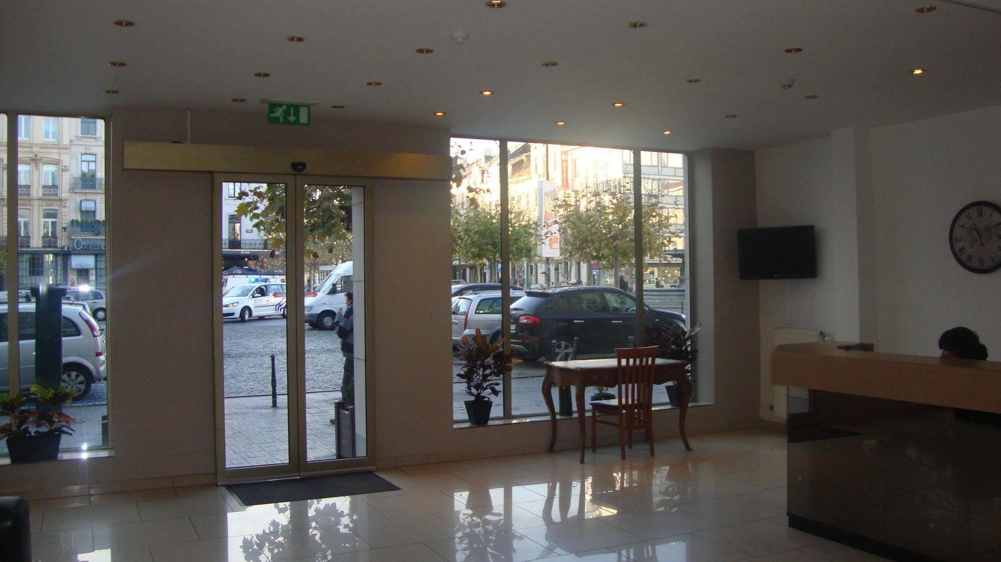 Hotel Windsor Bruxelas Exterior foto
